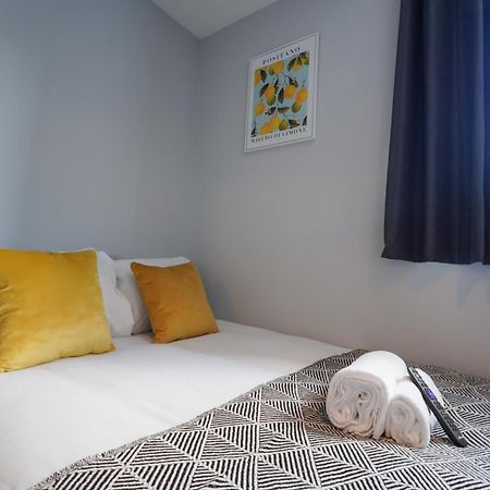 En-Suite Double Rooms, Smart Tv Comfy Style Llanelli Exterior photo