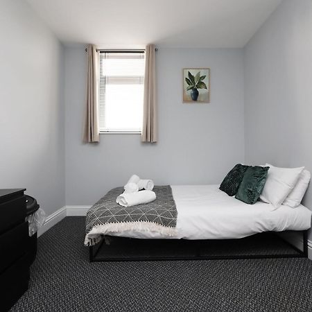 En-Suite Double Rooms, Smart Tv Comfy Style Llanelli Exterior photo