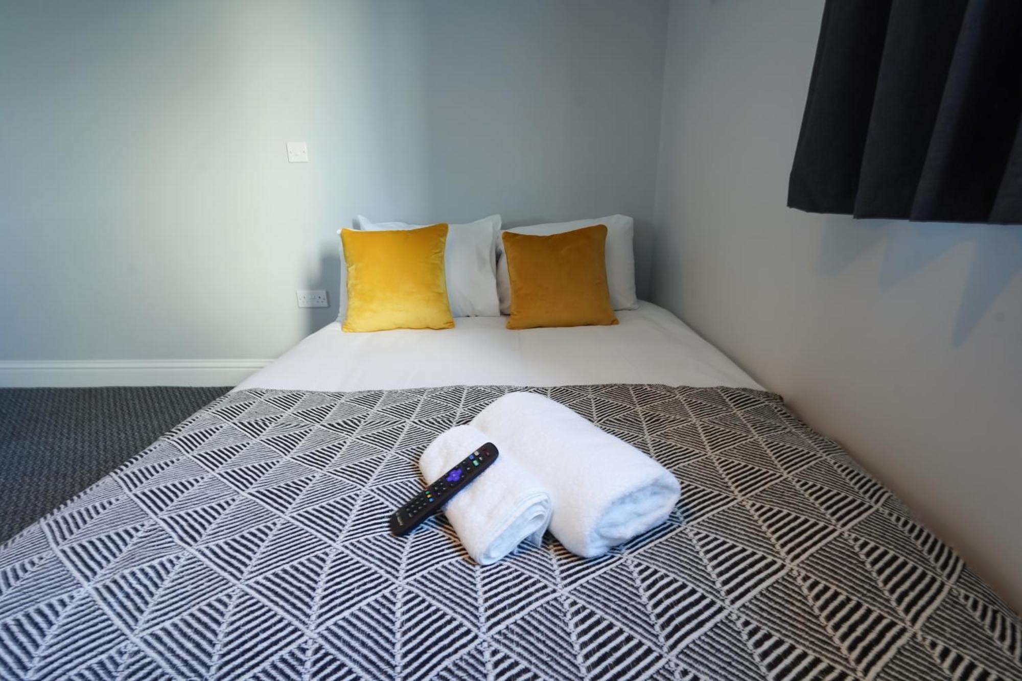 En-Suite Double Rooms, Smart Tv Comfy Style Llanelli Exterior photo