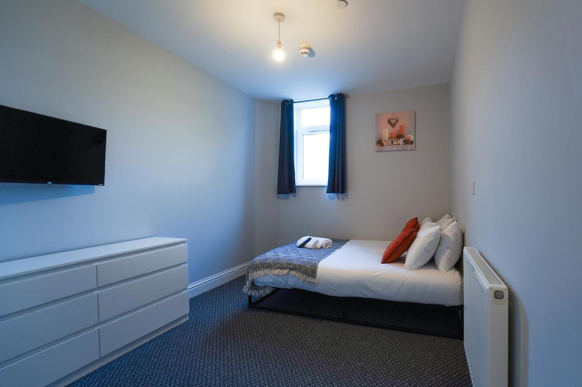 En-Suite Double Rooms, Smart Tv Comfy Style Llanelli Exterior photo