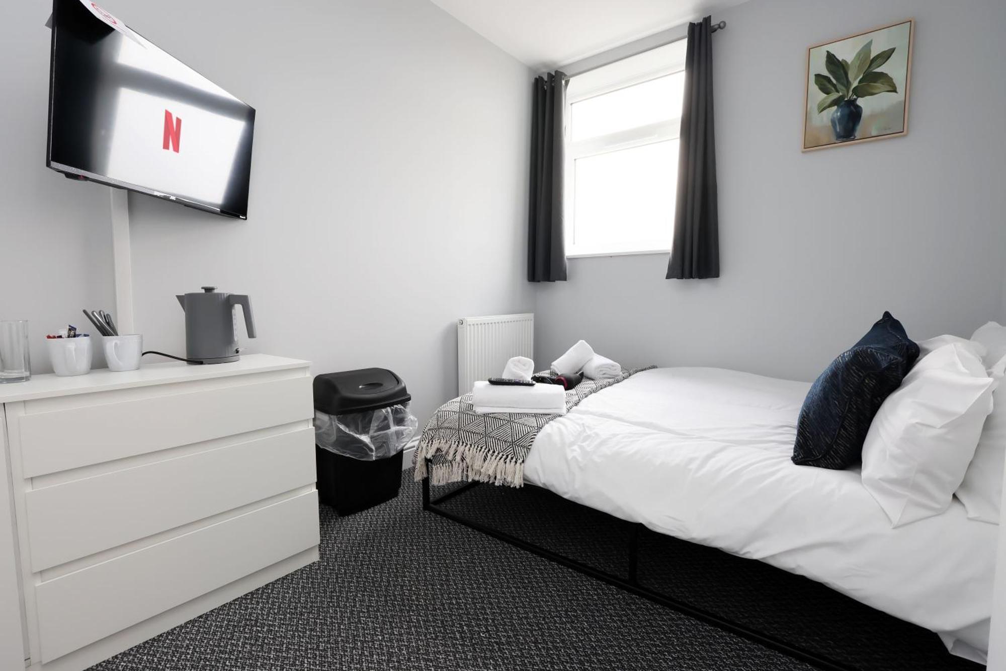 En-Suite Double Rooms, Smart Tv Comfy Style Llanelli Exterior photo
