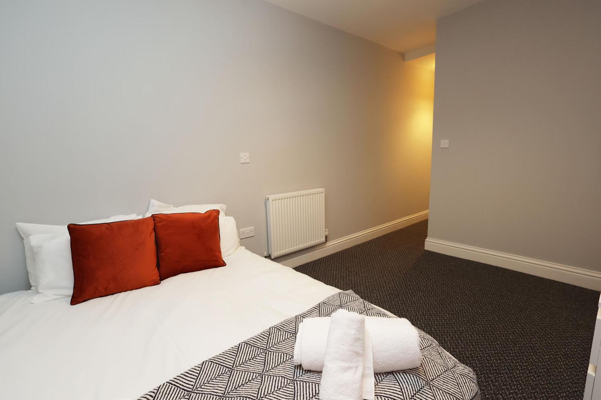 En-Suite Double Rooms, Smart Tv Comfy Style Llanelli Exterior photo