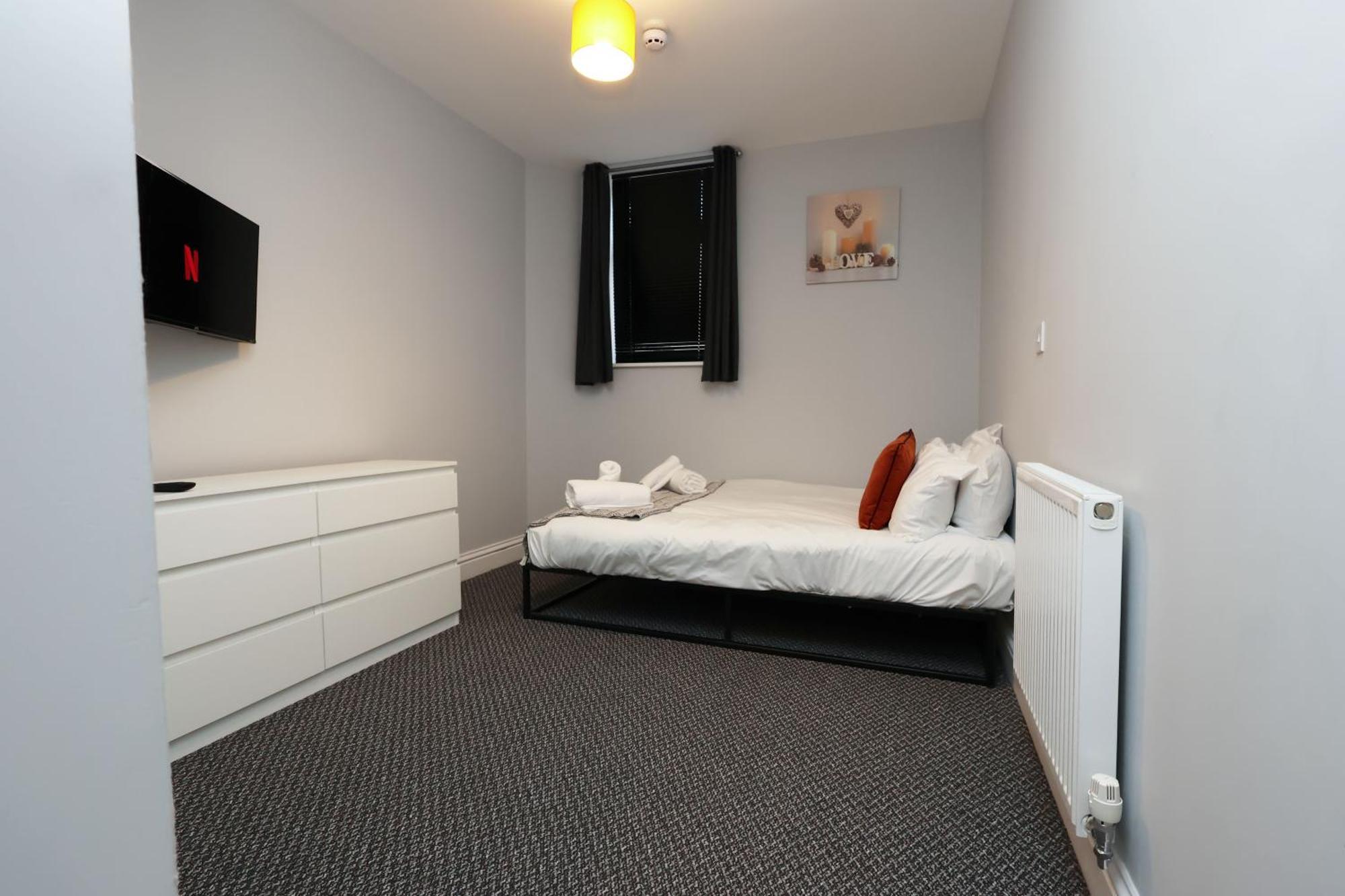 En-Suite Double Rooms, Smart Tv Comfy Style Llanelli Exterior photo