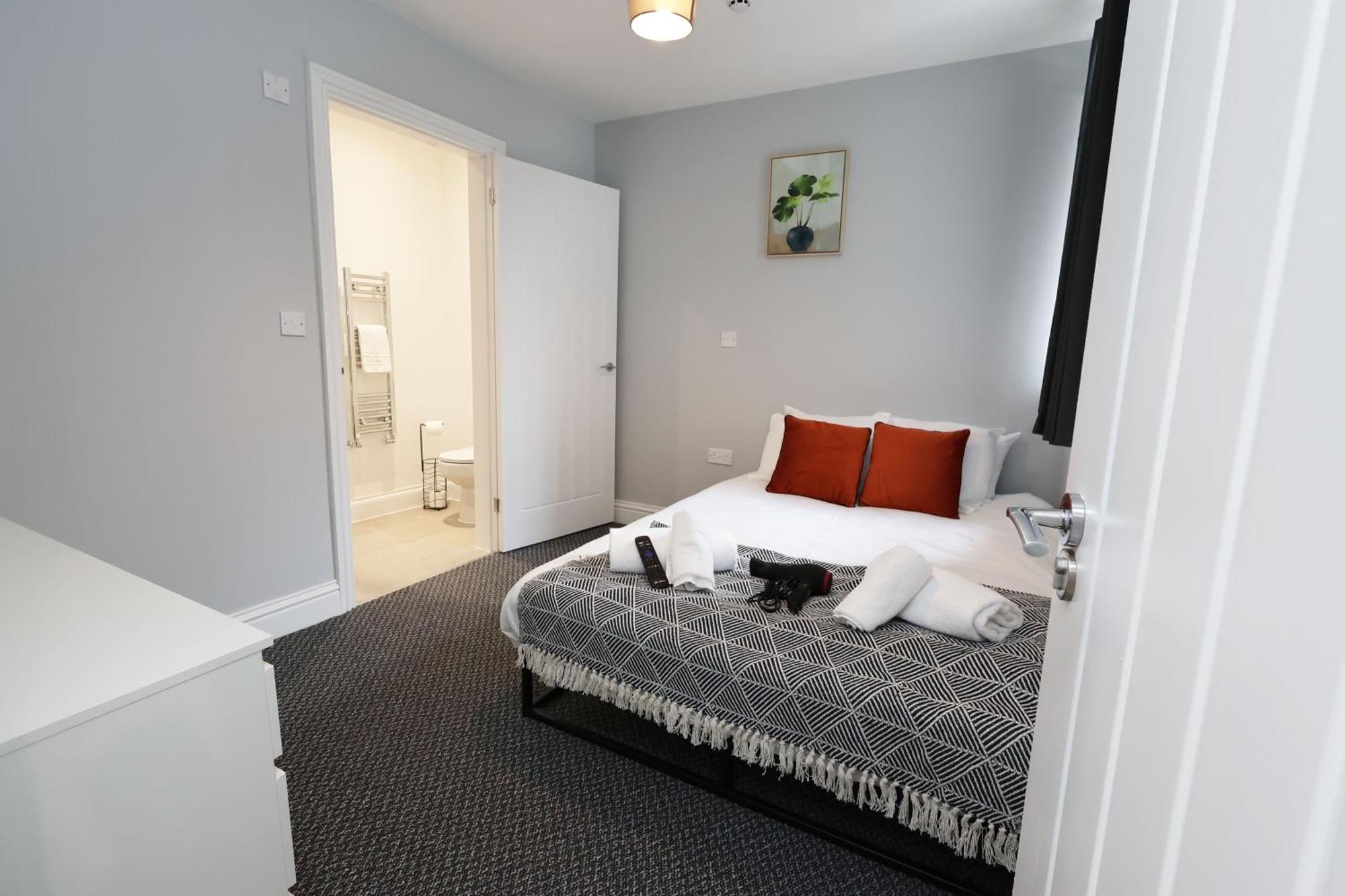 En-Suite Double Rooms, Smart Tv Comfy Style Llanelli Exterior photo