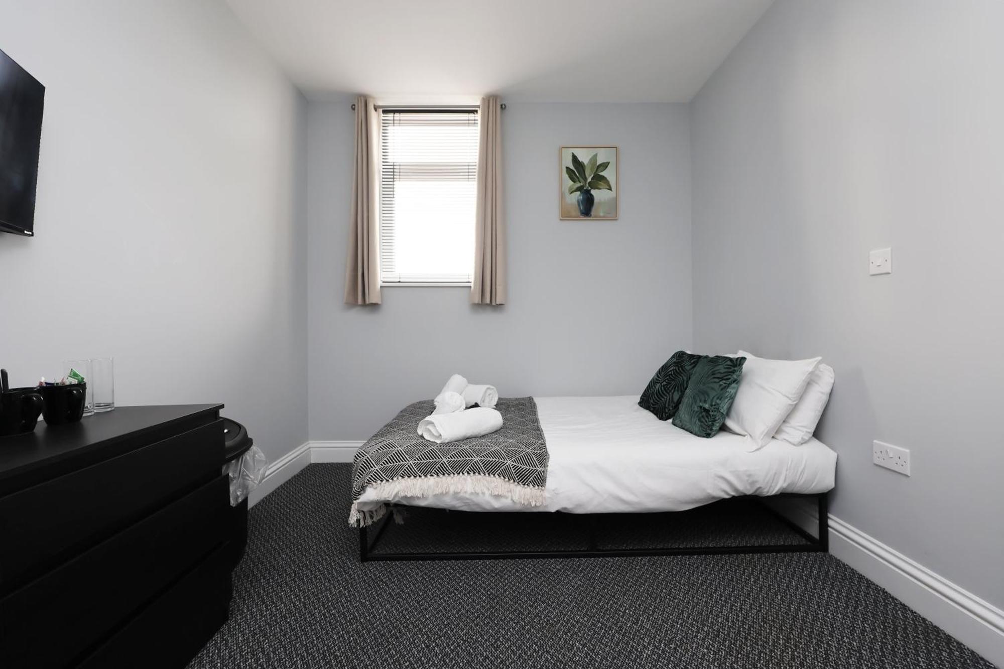 En-Suite Double Rooms, Smart Tv Comfy Style Llanelli Exterior photo